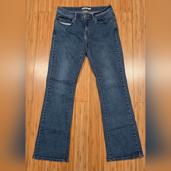 Levis Blue Jeans - Picture 1 of 9